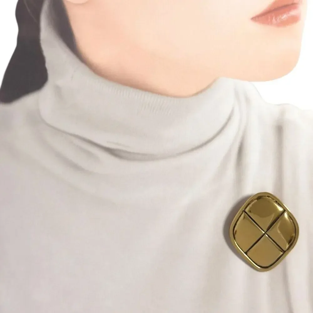 Chanel Matelasse Brooch Metal #234188C48B